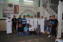 بالصور: شباب تحفيظ القرآن يعتكفون في المسجد العمري الكبير بمدينة الرملة 